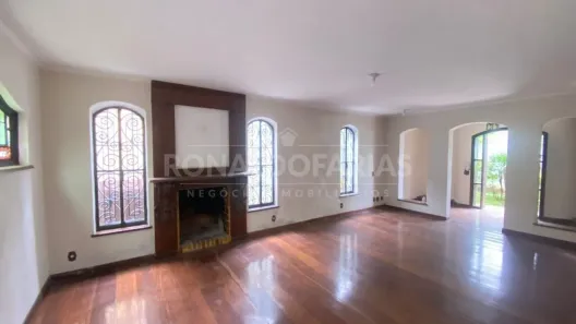 Sobrado com 4 Quartos à venda, 221m² no Interlagos, São Paulo