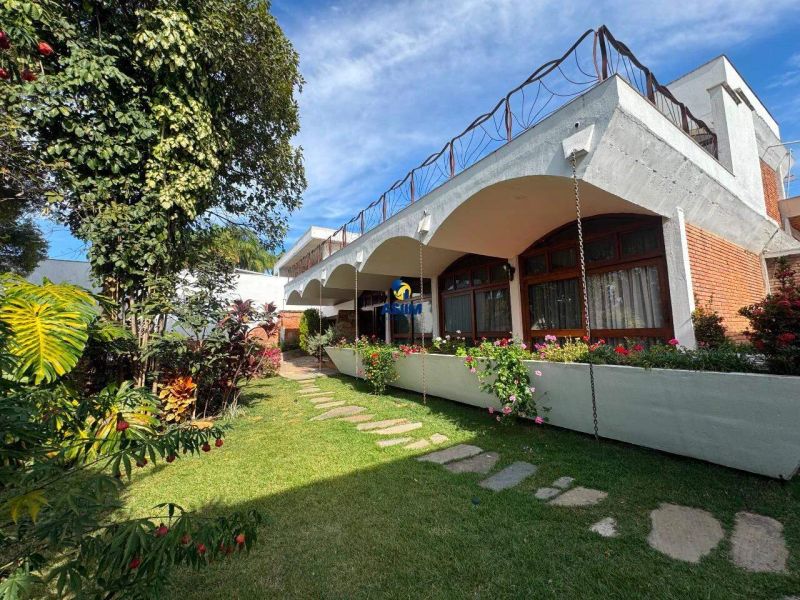 Casa com 4 quartos — Bandeirantes (Pampulha), Belo Horizonte