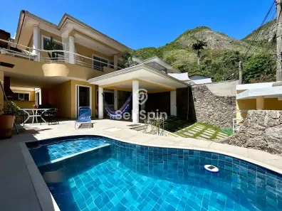 Casa com 4 Quartos para alugar, 250m² no Itacoatiara, Niterói
