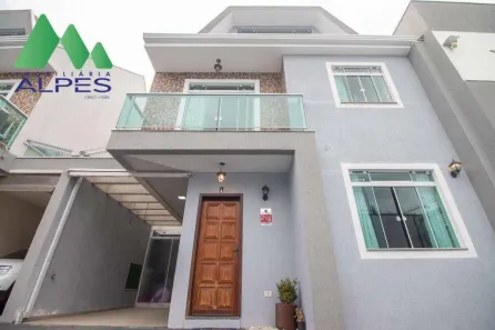 Sobrado com 3 Quartos à venda, 124m² no Pinheirinho, Curitiba