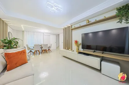 Sobrado com 4 Quartos à venda, 200m² no Guabirotuba, Curitiba