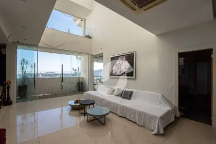 Casa de Condomínio com 4 Quartos à venda, 490m² no Charitas, Niterói
