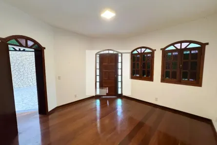 Casa com 4 Quartos à venda, 200m² no Bandeirantes, Contagem