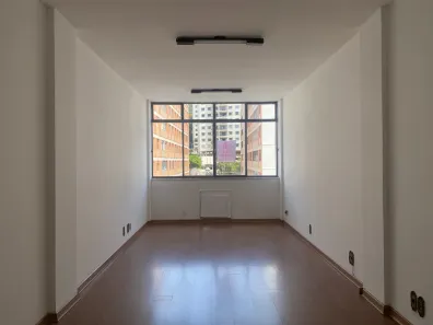 Sala Comercial para alugar, 42m² no Centro, Juiz de Fora
