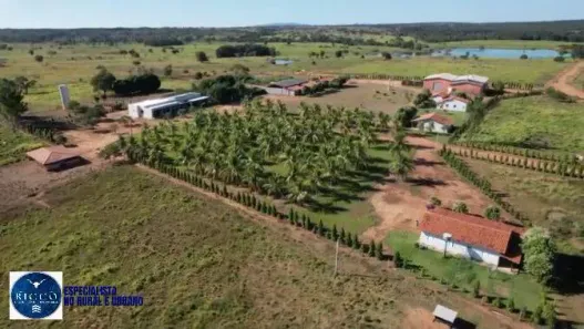 Fazenda/Sítio com 4 Quartos à venda, 421m² no Setor Central, Araguaçu