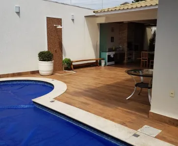 Casa com 3 Quartos à venda, 220m² no Jardim Inconfidência, Uberlândia