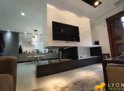 Casa com 4 Quartos à venda, 300m² no Chácara das Pedras, Porto Alegre