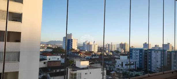 Apartamento com 2 Quartos à venda, 75m² no Barreiros, São José