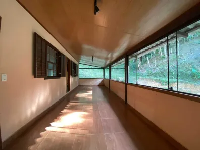 Casa com 3 Quartos para alugar, 90m² no Fazenda Inglesa, Petrópolis