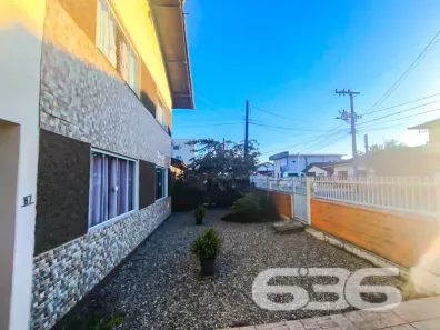 Sobrado com 10 Quartos à venda, 400m² no Iririú, Joinville