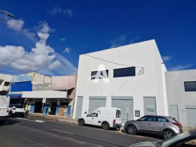 Ponto Comercial para alugar, 700m² no Nossa Senhora Aparecida, Uberlândia