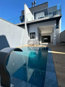 Sobrado com 3 Quartos à venda, 211m² no América, Joinville