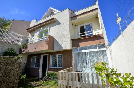 Sobrado com 3 Quartos à venda, 106m² no Uberaba, Curitiba