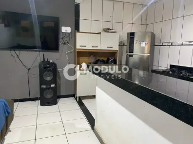Casa com 2 Quartos à venda, 200m² no Jardim Europa, Uberlândia