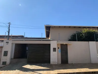 Casa com 3 Quartos à venda, 270m² no Vila Santa Isabel, Anápolis