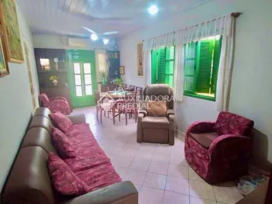 Casa com 3 Quartos à venda, 220m² no Cavalhada, Porto Alegre