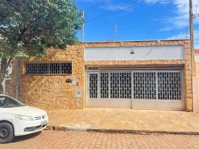 Casa com 4 Quartos à venda, 198m² no Centro, Araraquara