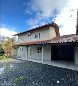 Sobrado com 3 Quartos para alugar, 180m² no Santo Antônio, Joinville