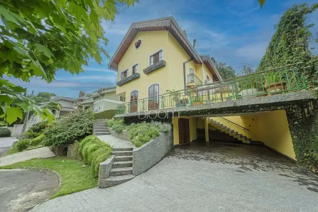 Casa de Condomínio com 4 Quartos à venda, 390m² no Taboão, Curitiba