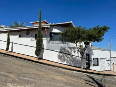Casa com 3 Quartos à venda, 247m² no Cândida Ferreira, Contagem