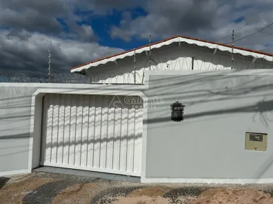 Casa com 3 Quartos à venda, 183m² no Vila Marieta, Campinas