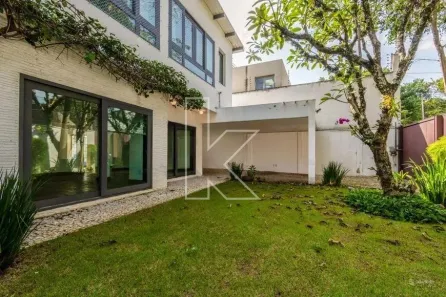 Casa com 3 Quartos para alugar, 286m² no Jardim Europa, São Paulo