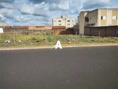 Lote/Terreno à venda, 600m² no Jardim Holanda, Uberlândia