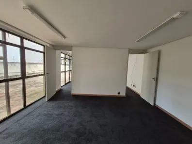 Sala Comercial com 2 Quartos para venda ou aluguel, 50m² no Moinhos de Vento, Porto Alegre