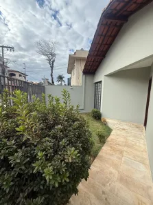 Casa com 3 Quartos à venda, 256m² no Santa Amélia, Belo Horizonte