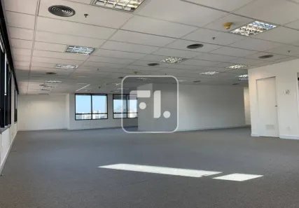 Sala Comercial para alugar, 244m² no Vila Olímpia, São Paulo