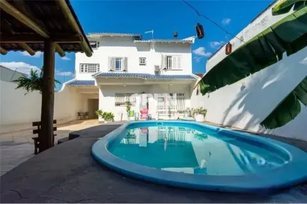 Sobrado com 4 Quartos à venda, 295m² no Estância Velha, Canoas