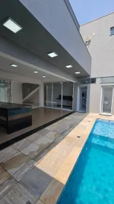 Sobrado com 4 Quartos à venda, 316m² no Jardim Samello V, Franca