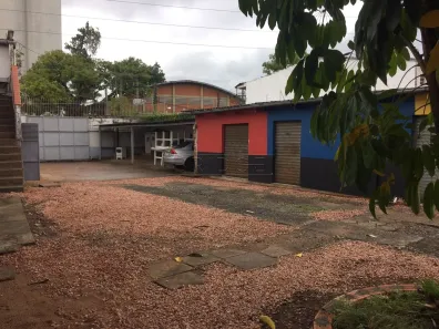 Galpão/Depósito/Armazém à venda, 1500m² no São Geraldo, Porto Alegre