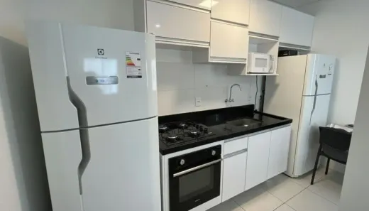 Apartamento com 3 Quartos para alugar, 77m² no Nossa Senhora da Vitória, Ilhéus