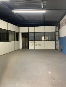 Galpão/Depósito/Armazém com 4 Quartos para alugar, 308m² no Vila Nova Conceição, São José dos Campos