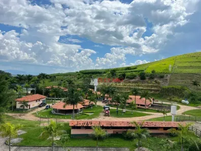 Fazenda/Sítio com 5 Quartos à venda, 1000m² no Pedregulho, Guaratinguetá