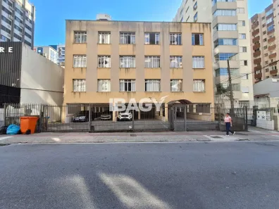 Apartamento com 2 Quartos para alugar, 59m² no Centro, Florianópolis