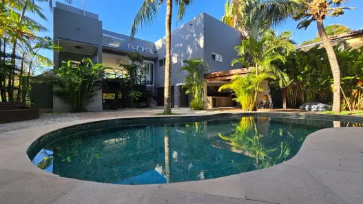 Casa de Condomínio com 5 Quartos para venda ou aluguel, 450m² no Busca Vida (Abrantes), Camaçari