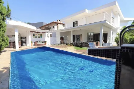 Casa com 4 Quartos à venda, 380m² no Golf Gardens, Carapicuíba