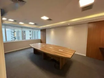 Sala Comercial para alugar, 140m² no Itaim Bibi, São Paulo