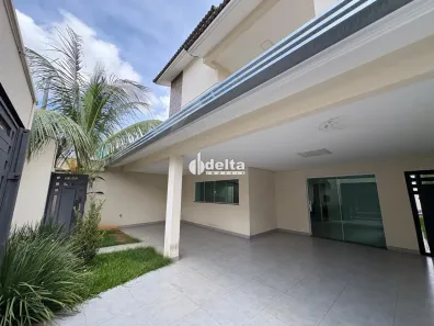 Casa com 4 Quartos à venda, 250m² no Jardim Patrícia, Uberlândia