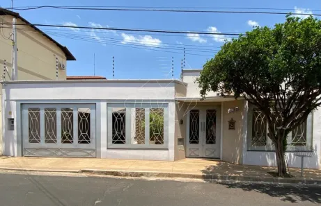 Casa com 3 Quartos à venda, 220m² no Vila Xavier (Vila Xavier), Araraquara