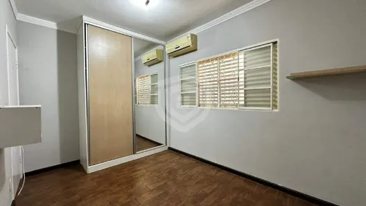 Casa com 3 Quartos para alugar, 250m² no Vila Carvalho, Bauru