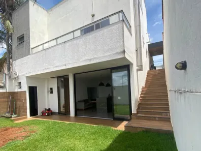 Casa com 4 Quartos à venda, 198m² no Jardim Patrícia, Uberlândia