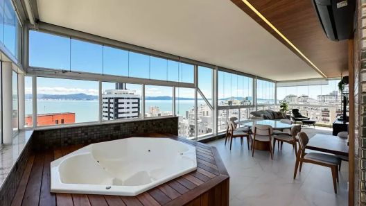 Apartamento com 3 Quartos à venda, 244m² no Agronômica, Florianópolis