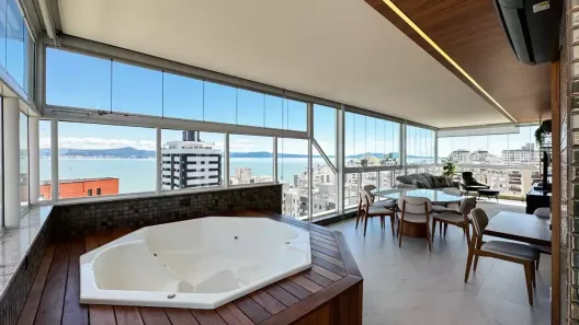 Apartamento com 3 Quartos à venda, 244m² no Agronômica, Florianópolis