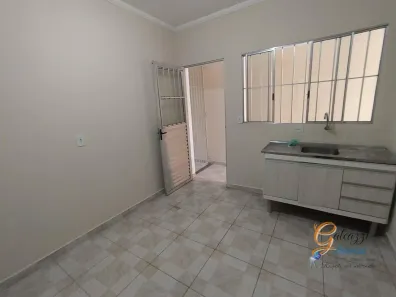Casa com 1 Quarto para alugar, 40m² no Jardim Beatriz, Taboão da Serra