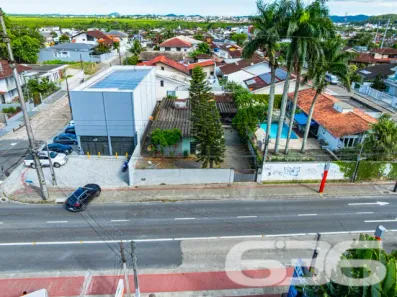 Lote/Terreno à venda, 422m² no Boa Vista, Joinville