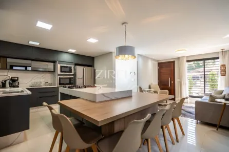 Casa com 3 Quartos para alugar, 145m² no Vista Alegre, Curitiba