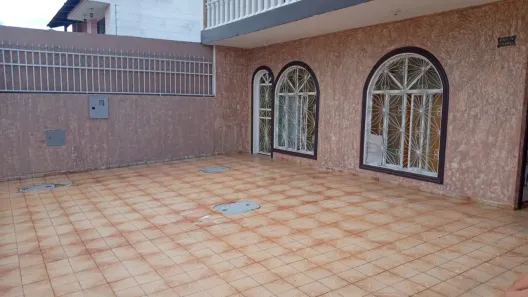 Sobrado com 7 Quartos à venda, 340m² no Taguatinga Norte, Brasília